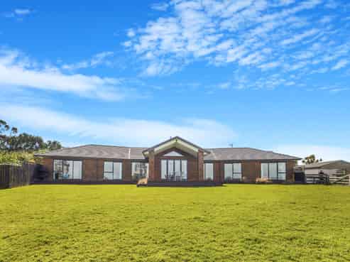 64 Scroggs Hill Road, Brighton