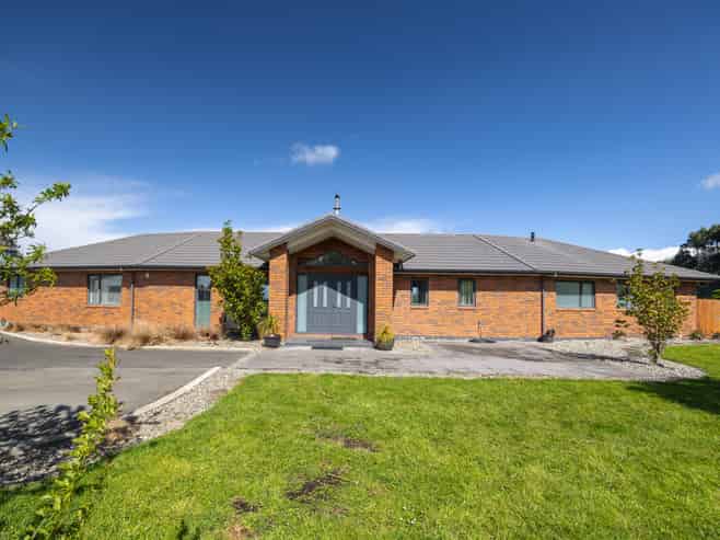 64 Scroggs Hill Road, Brighton