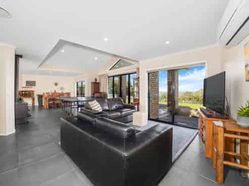 64 Scroggs Hill Road, Brighton