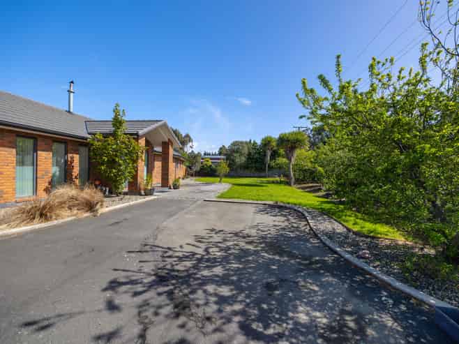 64 Scroggs Hill Road, Brighton