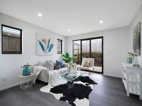 4/13 Sarona Avenue, Glen Eden