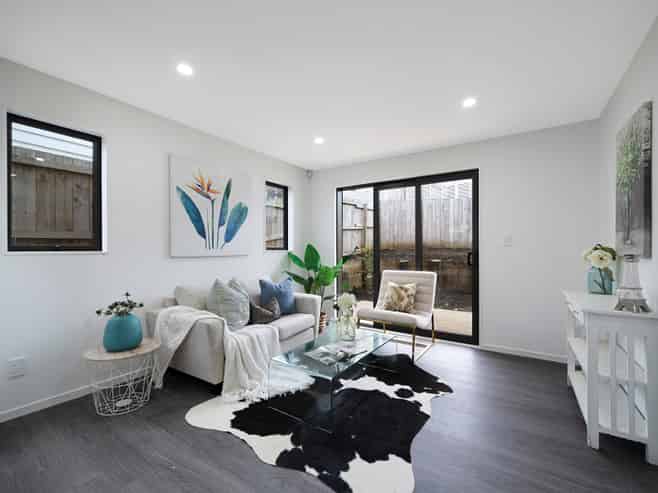4/13 Sarona Avenue, Glen Eden