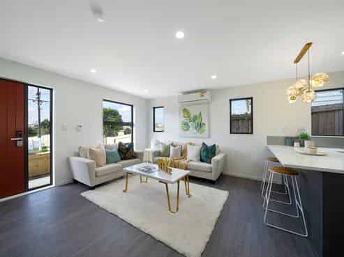 4/13 Sarona Avenue, Glen Eden