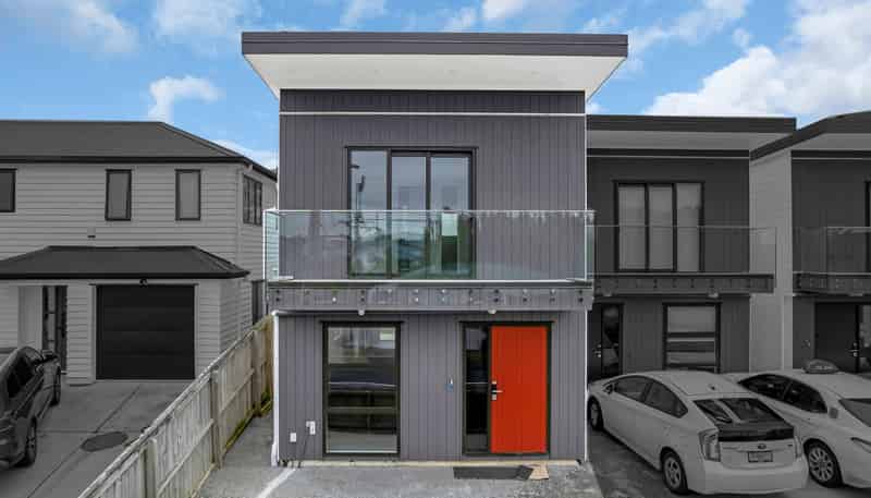 4/13 Sarona Avenue, Glen Eden