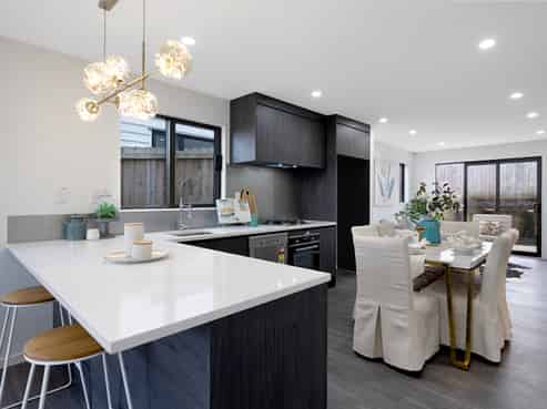 4/13 Sarona Avenue, Glen Eden