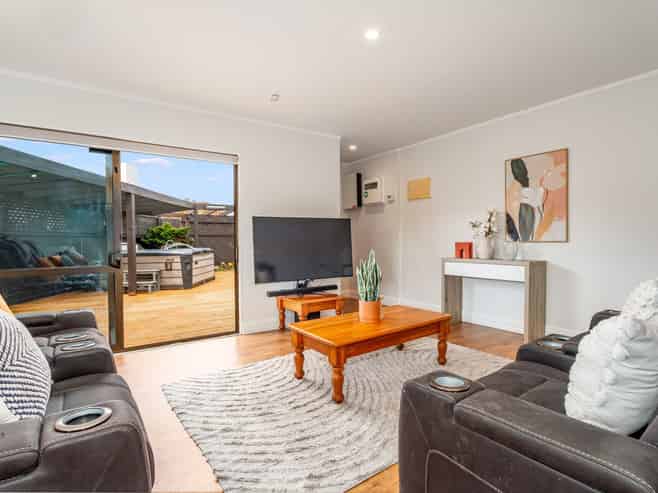 38 Whanga Crescent, Titahi Bay