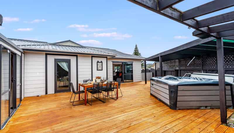 38 Whanga Crescent, Titahi Bay