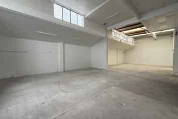 Road Front Industrial, Ample Off-street Parking