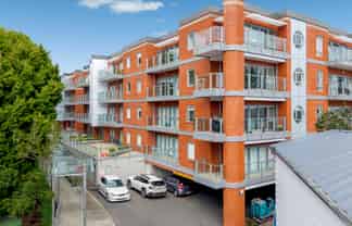 305/4 Wagener Place, Mount Albert