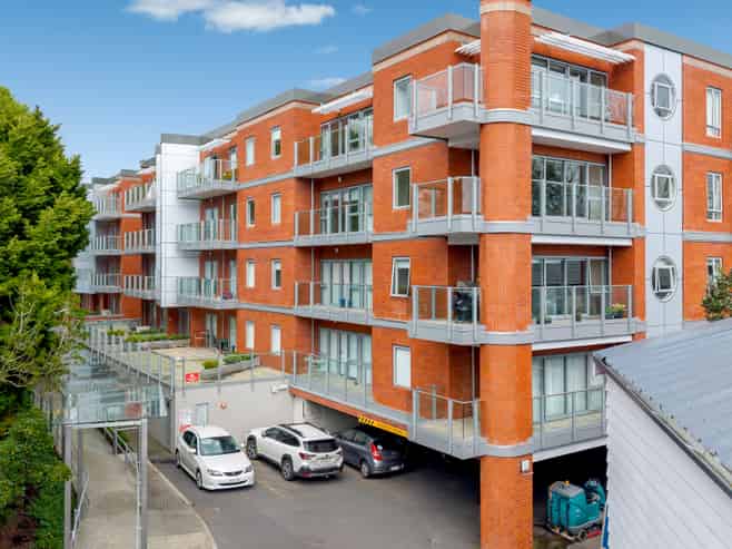305/4 Wagener Place, Mount Albert