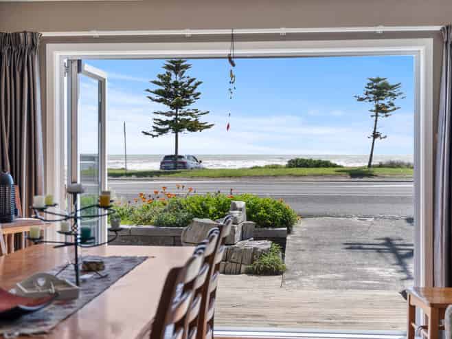 66A Marine Parade, Otaki Beach