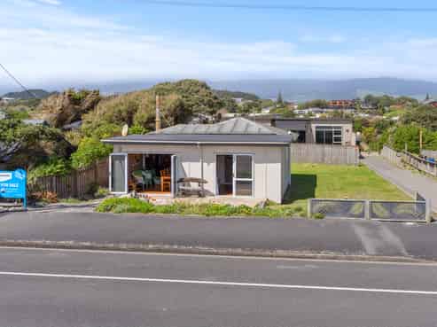 66A Marine Parade, Otaki Beach