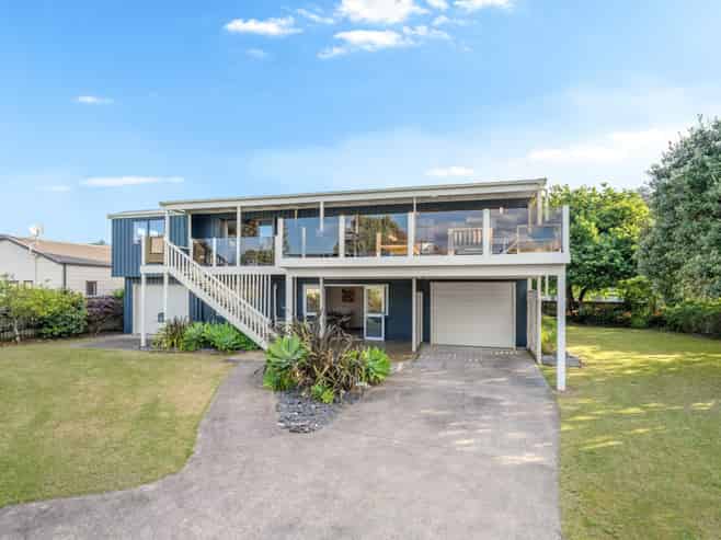 2 Banks Street, Cooks Beach
