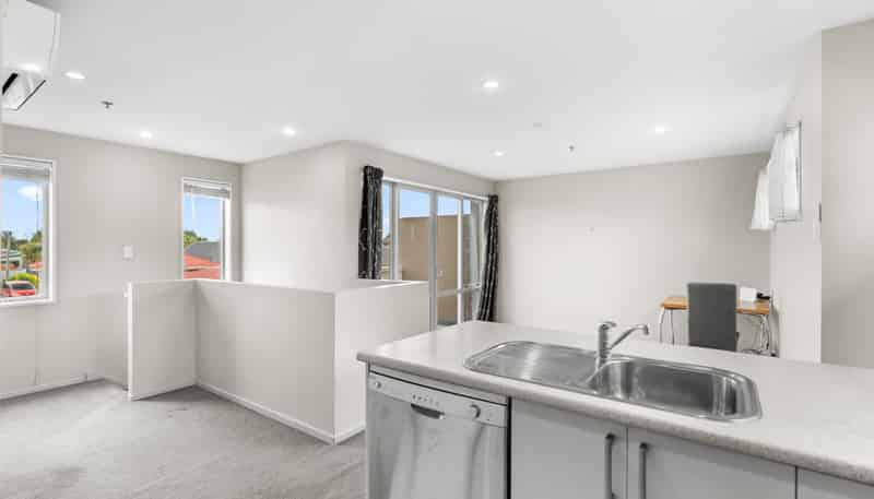 10/9 Cameron Street, Sydenham