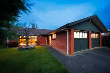 135 Amberley Avenue, Highbury