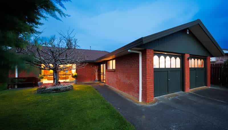 135 Amberley Avenue, Highbury