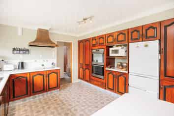 135 Amberley Avenue, Highbury