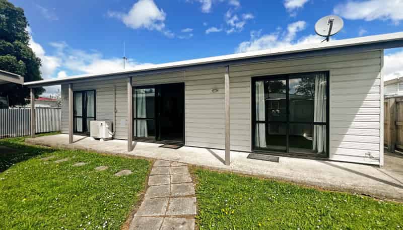 3 Moore Street, West End