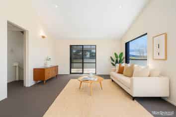 33 Gledstane Road, Stanmore Bay