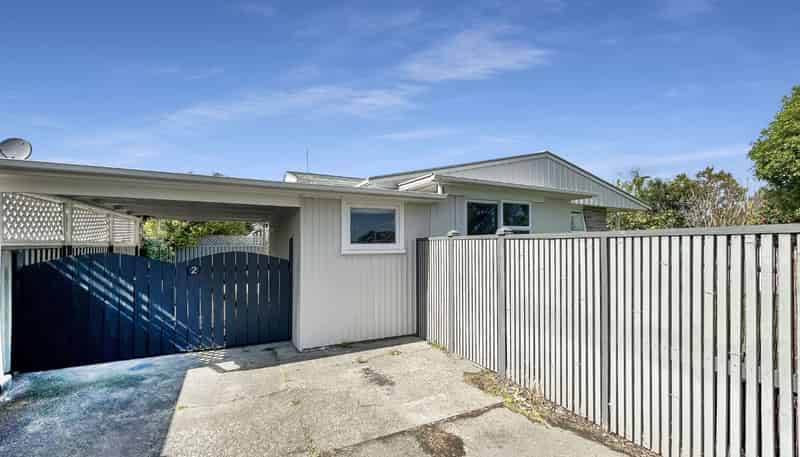 2 Park Road, West End