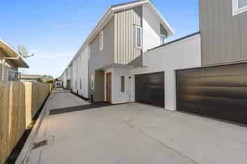 2/61 Waltham Road, Sydenham