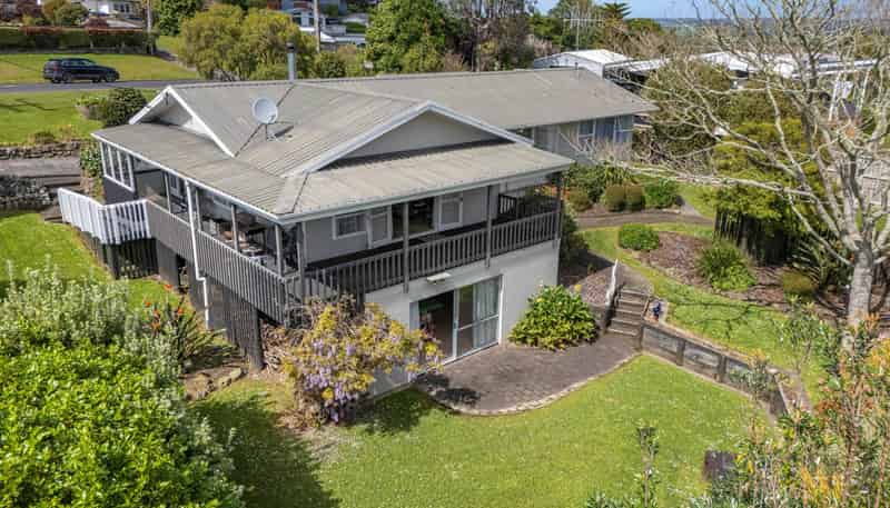 27 Hand Road, Helensville