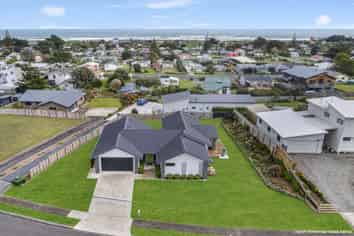 20 Taonui Street, Waitarere Beach