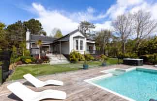 340 Paremoremo Road, Paremoremo