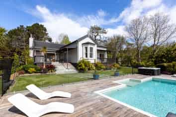 340 Paremoremo Road, Paremoremo