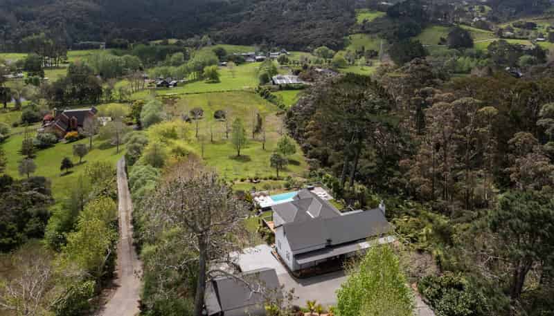 340 Paremoremo Road, Paremoremo