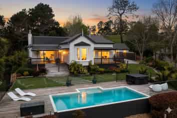 340 Paremoremo Road, Paremoremo