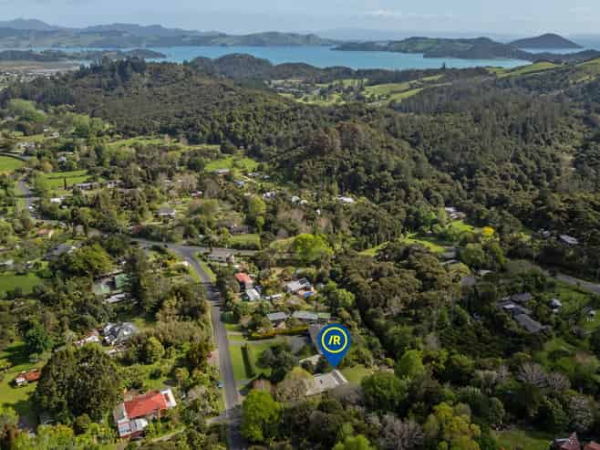 195 Driving Creek Road, Coromandel