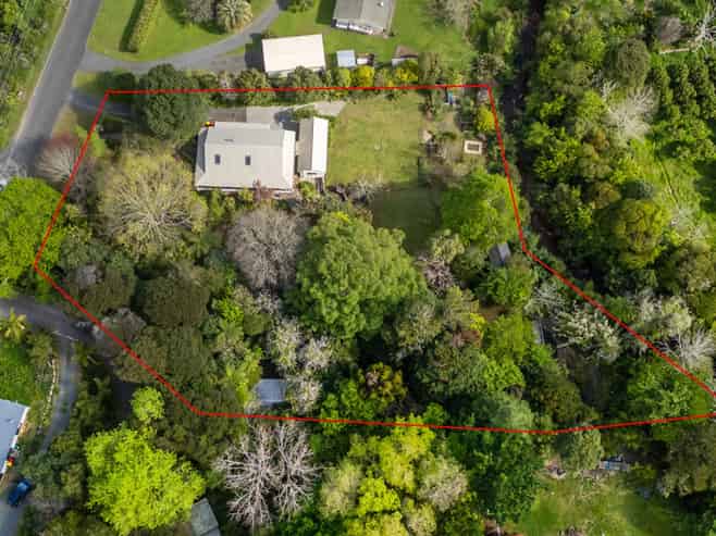 195 Driving Creek Road, Coromandel