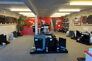 CBD retail/office leasing with great exposure