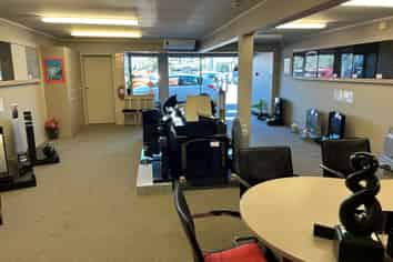 CBD retail/office leasing with great exposure