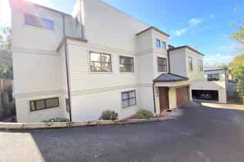 1/75 Beach Road, Castor Bay