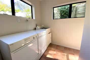 1/75 Beach Road, Castor Bay