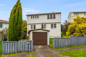 17 Aparangi Crescent, Elsdon