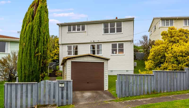 17 Aparangi Crescent, Elsdon