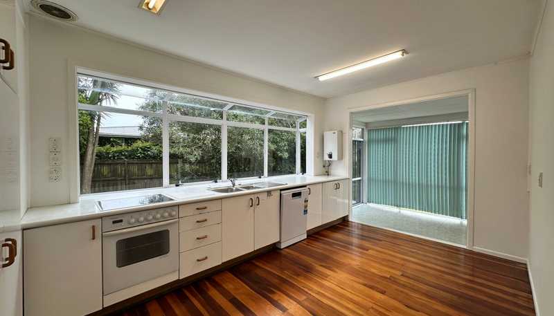 38 Lincoln Road, Henderson