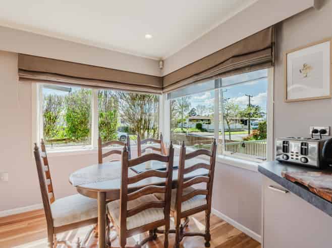 14 Jeanette Street, Glenview
