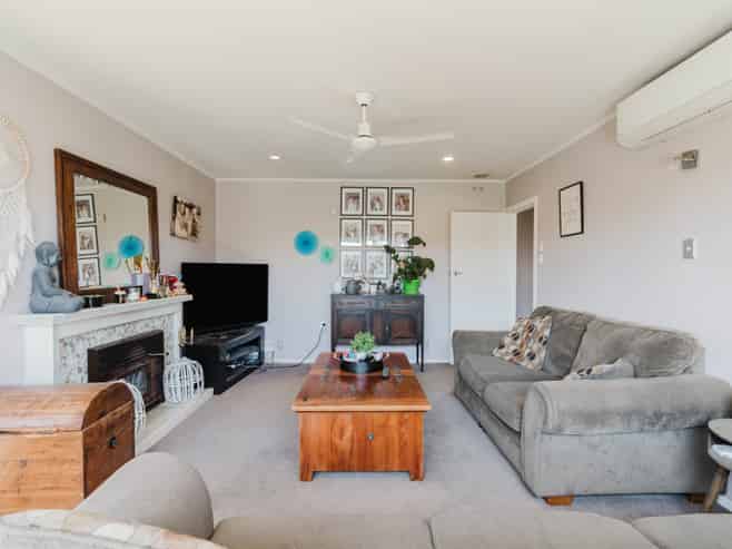 14 Jeanette Street, Glenview