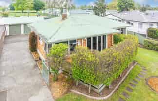 14 Jeanette Street, Glenview