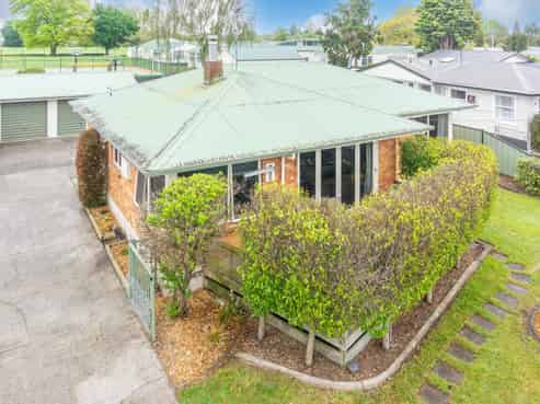 14 Jeanette Street, Glenview