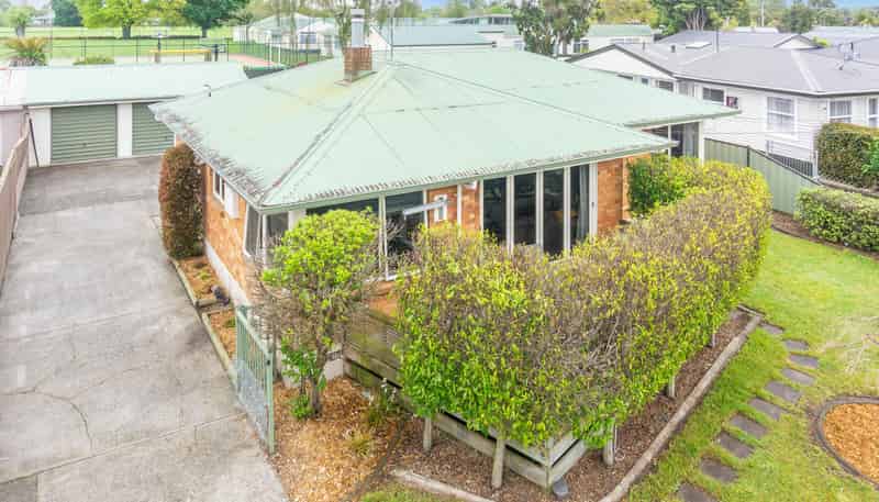 14 Jeanette Street, Glenview