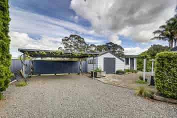 1127 Riverslea Road South, Longlands