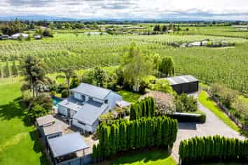 1127 Riverslea Road South, Longlands