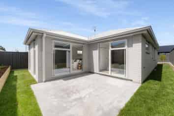 11 Hammick Crescent, Pyes Pa