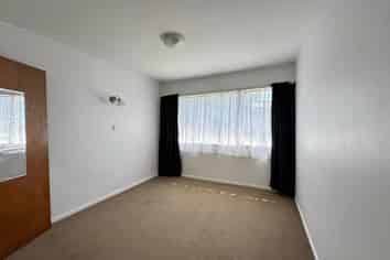 1/4 College Road, Saint Johns