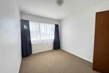 1/4 College Road, Saint Johns